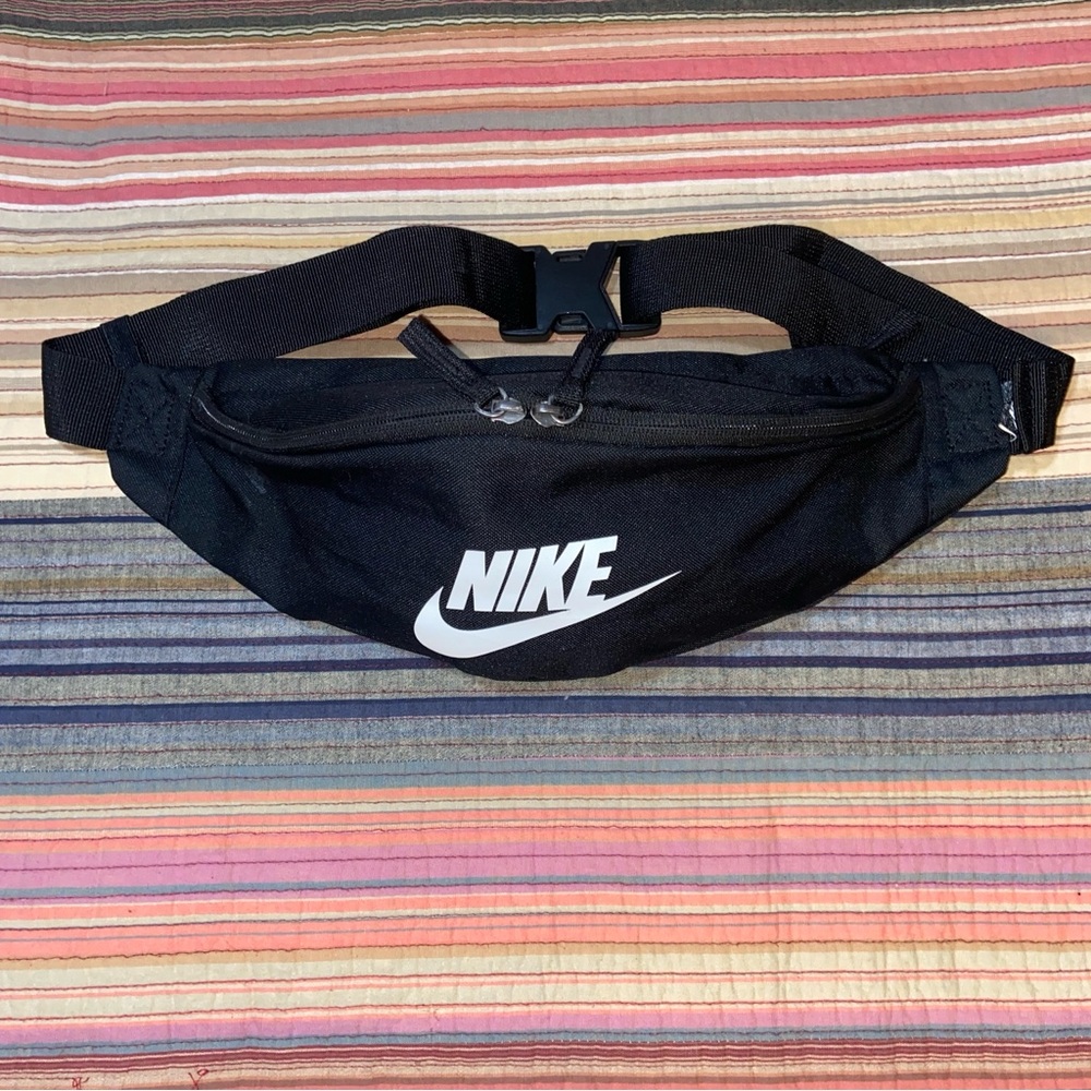 Nike Heritage Waist Bag